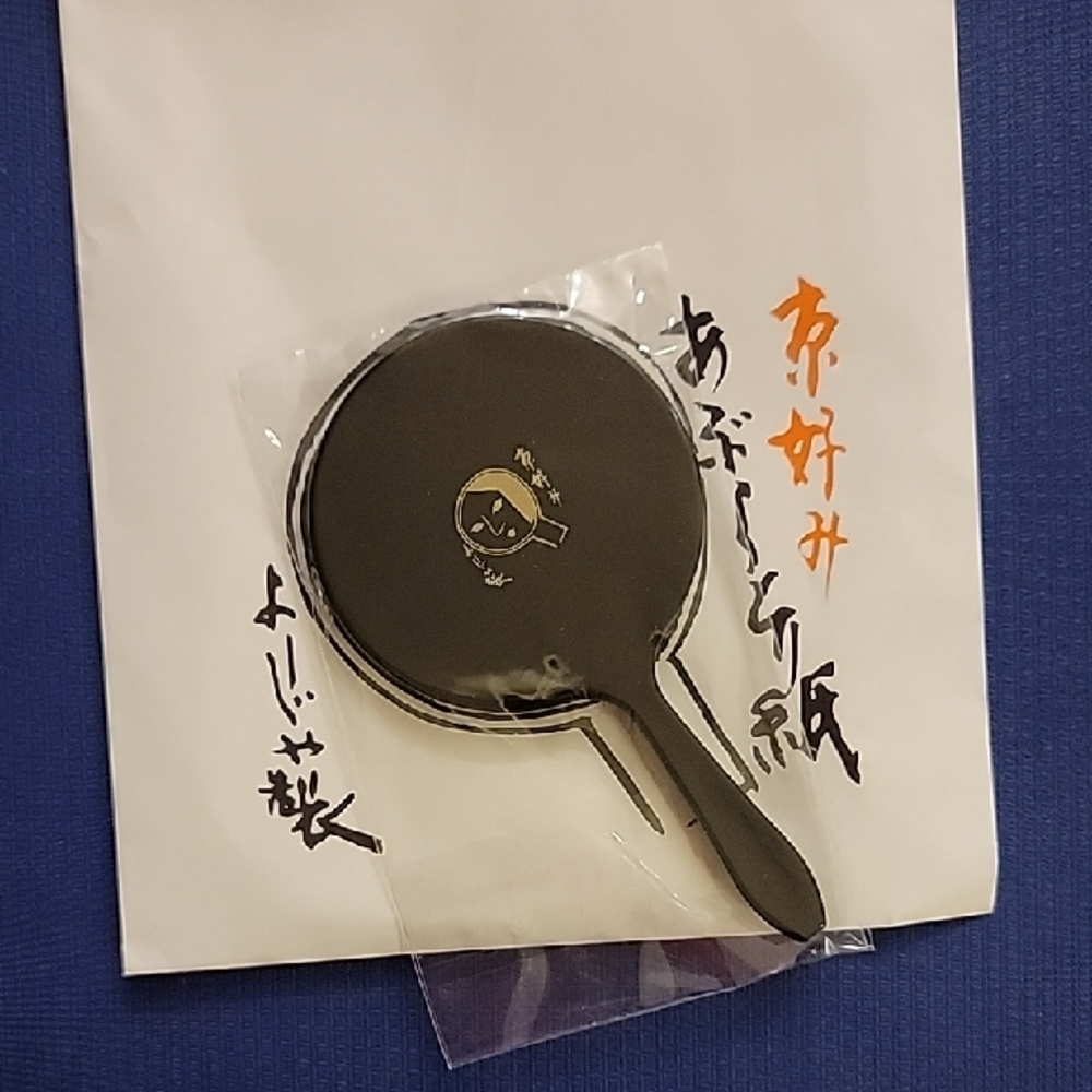 NEW YOJIYA Elegant Black Handheld Mini Round Hand Mirror with Logo